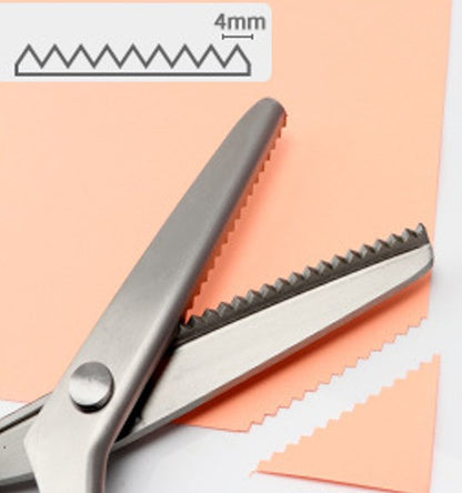 ✂️ Risparmi il 50%! 🧵 Forbici da cucito seghettate – Super affilate, tagli a zigzag e impugnatura confortevole ✨