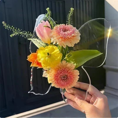 🦋 Vaso a Farfalla Trasparente – plastica cristallina con base stabile. Ideale per fiori, decorazioni da tavolo e regali! ✨💐