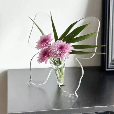 🦋 Vaso a Farfalla Trasparente – plastica cristallina con base stabile. Ideale per fiori, decorazioni da tavolo e regali! ✨💐