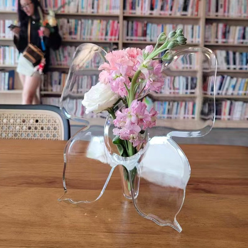 🦋 Vaso a Farfalla Trasparente – plastica cristallina con base stabile. Ideale per fiori, decorazioni da tavolo e regali! ✨💐