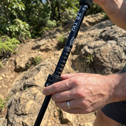 🏔️ Bastone da Trekking Telescopico 3-in-1 – Lega Alluminio 6160, Ammortizzatore Integrato, Lunghezza Regolabile 65-135cm – 6 Colori 🌿💪