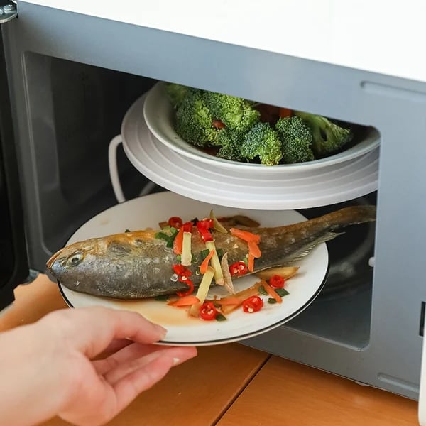 🍽️ Vassoio Pieghevole 2-in-1 per Microonde – Riscalda Due Pietanze Insieme | Manici Cool-Touch Antiscottatura | Silicone Alimentare Senza BPA | Antiscivolo e Salvaspazio | Ø 23,5 × 8,3 cm ✨