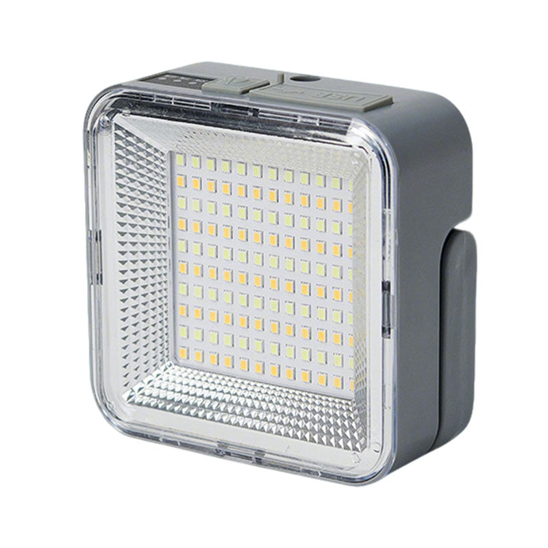 Lampada da campeggio portatile e impermeabile alimentata ad energia solare