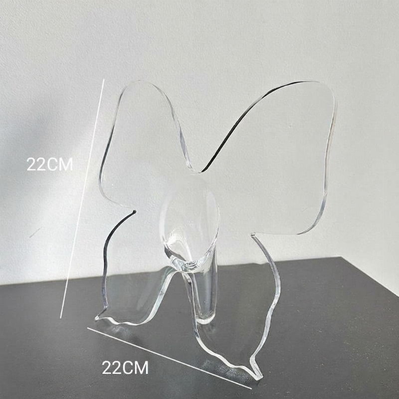 🦋 Vaso a Farfalla Trasparente – plastica cristallina con base stabile. Ideale per fiori, decorazioni da tavolo e regali! ✨💐