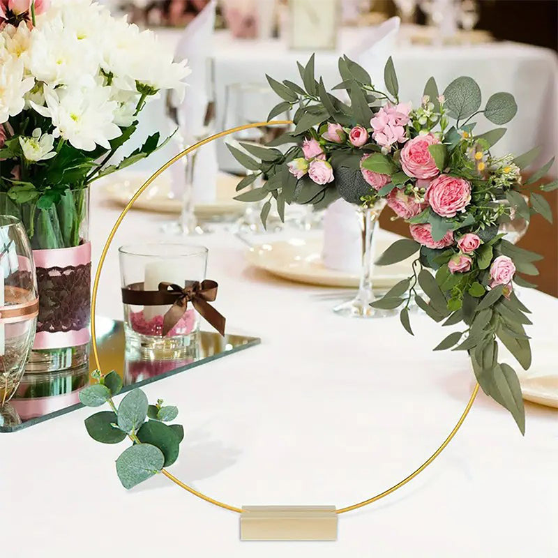 🌸 Sconto del 50%!✨ Cerchio decorativo color oro con supporto in legno – Centrotavola personalabile con filo luminoso a LED, design riutilizzabile per fiori, nastri e piante verdi – Elegante oggetto in ferro e pino per eventi e decorazioni quotidiane 🎀